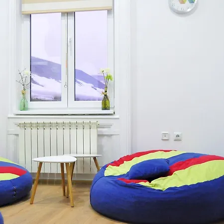 Daire Modern Colorful Artistic - Main Street! *
